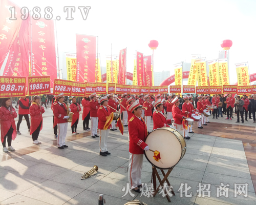     1988.TV的宣傳隊(duì)伍在2018中原肥料會再次成為焦點(diǎn)！